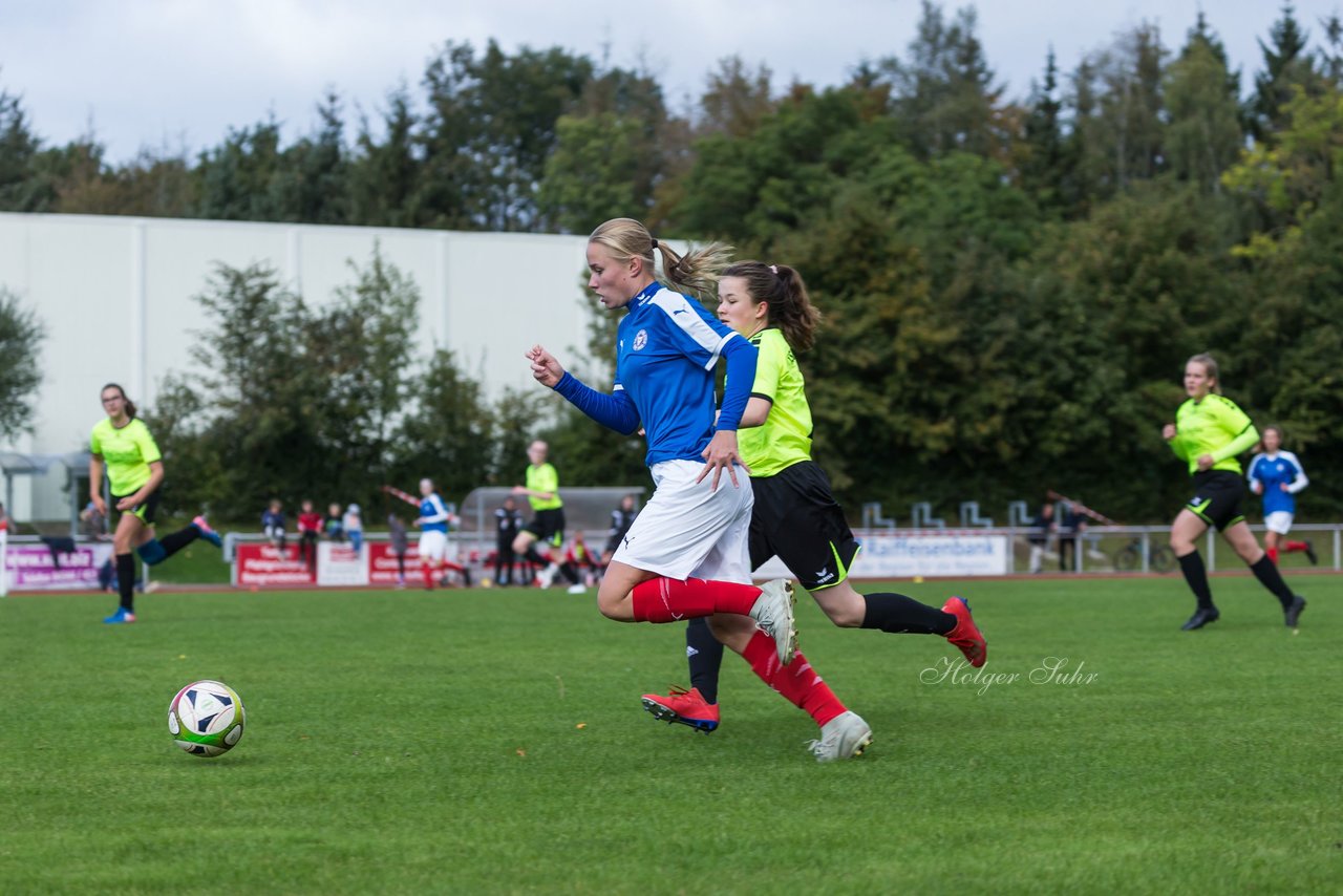 Bild 89 - B-Juniorinnen TSV Schoenberg - Holstein Kiel : Ergebnis: 0:23